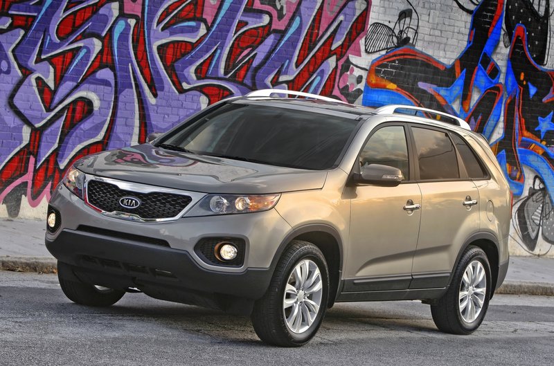 About the only thing that remains the same for the new version of Kia’s Sorento is its name. While its predecessor was a rugged-looking vehicle built on a truck platform, the 2011 Sorento is now a handsome crossover with car-like construction.