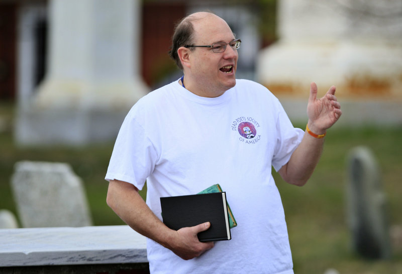 Walter Skold of Freeport, the founder of the Dead Poets Society of America, will hold readings in cemeteries as far south as Virginia and and as far west as Iowa.