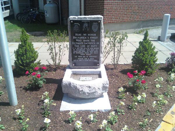Photo of Jim D. Swint memorial from Brunswick Police Department website.