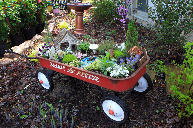A red radio flyer wagon gets new life in the garden. 10000000 krtfeatures features krtlifestyle lifestyle krtnational national leisure LIF krtedonly mct 10004003 10009000 FEA krtgarden garden gardening krthobby hobby krthome home house housing LEI 2010 krt2010