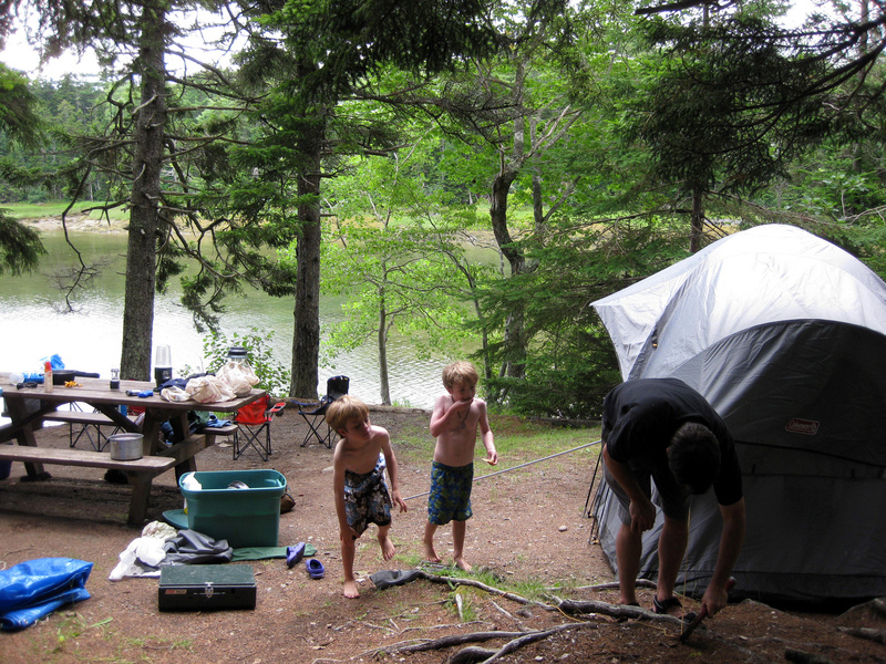 Maine state parks offer beautiful places for camping and also provide a number of amenities to campers.
