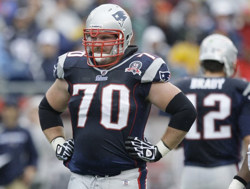 Logan Mankins said the New England Patriots lied to him about how they would address his contract situation, and now that has him wanting to leave as a restricted free agent.