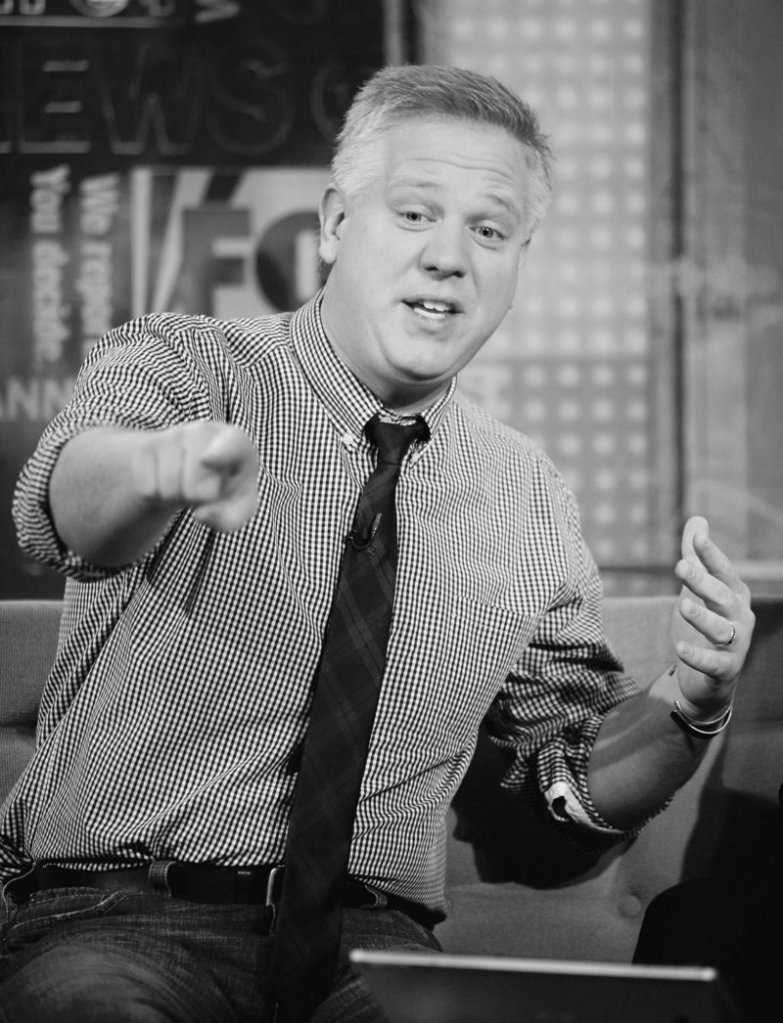 An event headlined by Glenn Beck seeks to unite libertarians, Midwestern conservatives, Republicans and tea partiers six weeks before elections.