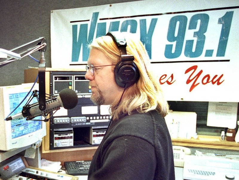 Tim Wright does the morning show at WMGX 93.1 in South Portland in January 2000. He said he’s “looking forward to getting some sleep,” and that he plans to stay in Maine.