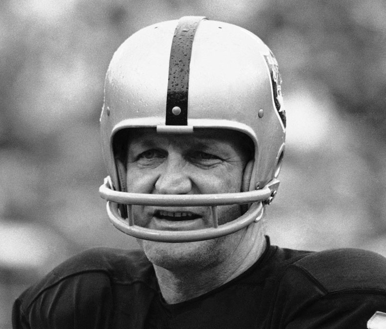 A 1971 photo of George Blanda. Close-Up,Looking Away,Professional Sportsperson,Sports Helmet,Sp