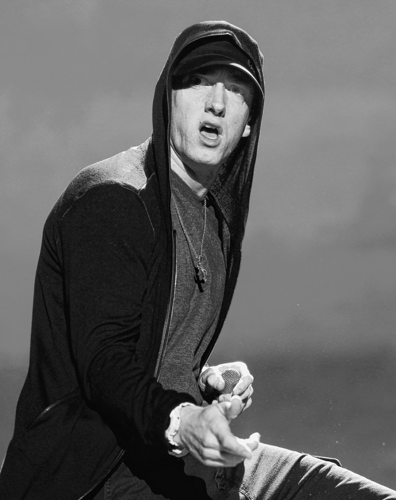Rapper Eminem told CBS TV’s “60 Minutes” in an interview that he doesn’t use profanity around the house and questions what kind of a parent cusses in front of children.