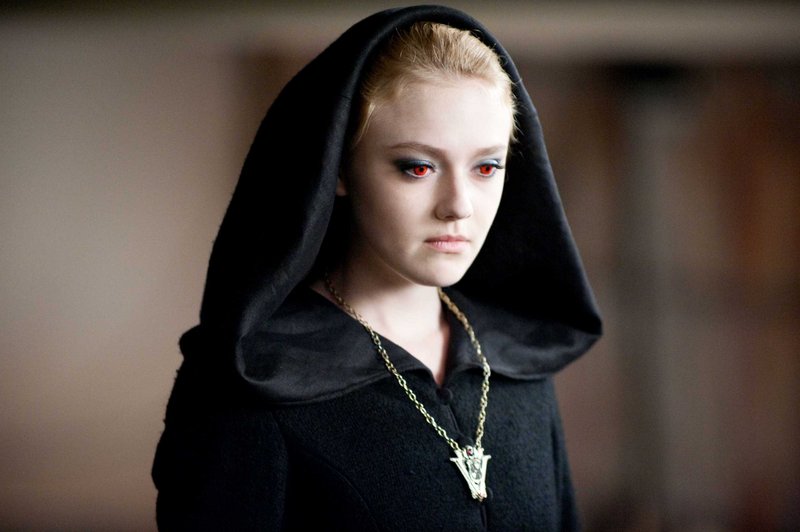 Dakota Fanning joins the cast of The Twilight Saga in Eclipse.
