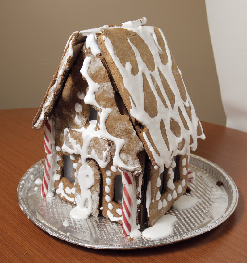 The Gingerhaus Chalet All Natural Baking Kit from Whole Foods is intended to be decorative and not to be eaten, but it fell below expectations for its appearance.