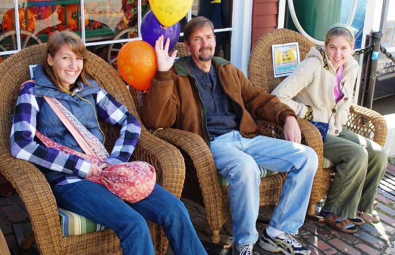 Timothy White and his daughters Beth, left, and Rachel visit Boothbay Harbor in October 2009.