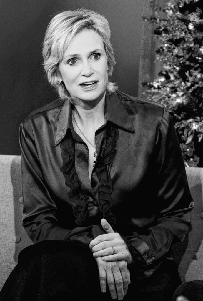 Actress Jane Lynch, promoting an educational campaign on teen mobile phone misuse, say her character on Glee will throw a major hissy fit when the show returns.