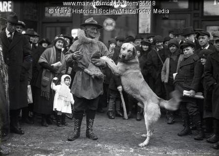 Arthur T. Walden and his sled dog Chinook were in Portland for the Winter Carnival of 1922. Walden spent time on the Yukon River during the Alaskan Gold Rush.