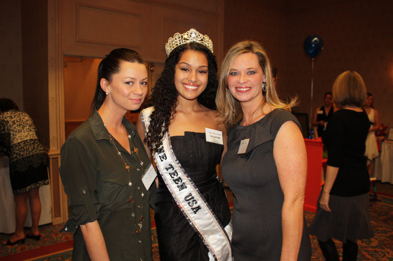 Mackenzie Davis Chelsea, Miss Teen Maine Alexis McIlwain and Destiny Cook, who was co-chair of the auction committee.