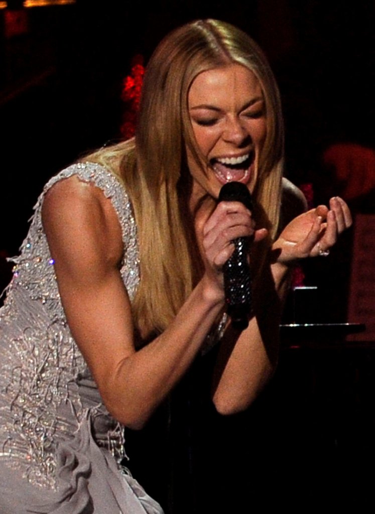 LeAnn Rimes performs at the gala honoring Barbra Streisand. She performed “Come Rain or Come Shine.”