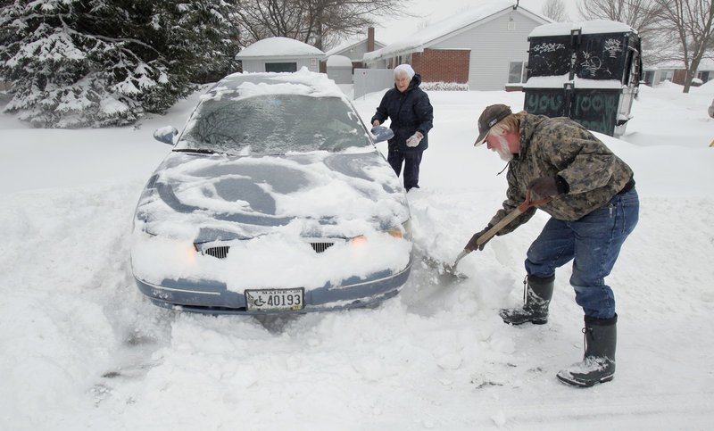 If you re going to drive in snow, a legislator wants to be sure you can see where you're going.