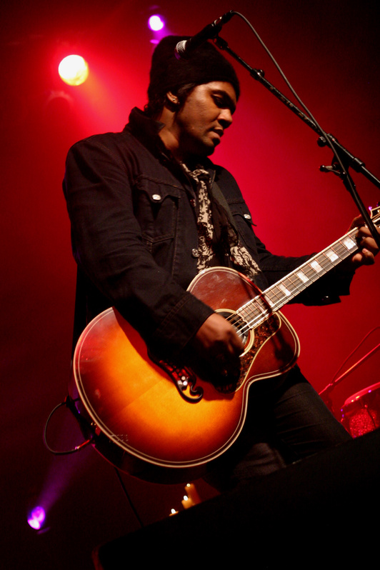Jeffrey Gaines plays One Longfellow Square on Saturday.