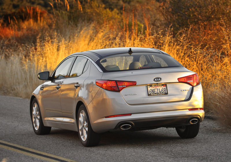 The Kia Optima is an attractive-looking sedan whether you are looking from front or back.