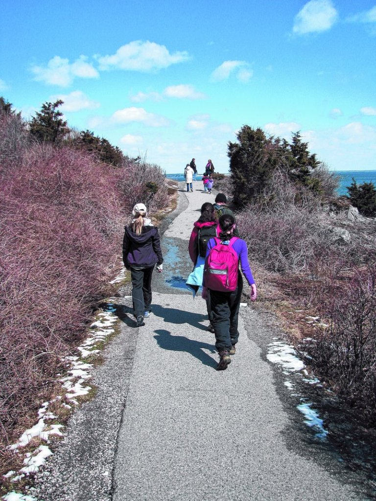 The path is narrow along Marginal Way, so be prepared to walk in single file while passing others.