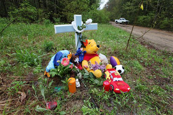 A memorial in South Berwick, Maine, near where the body of an unidentified boy was found on Saturday.