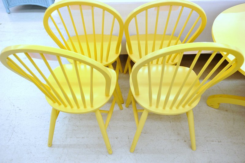A Maine Cottage table and chair set