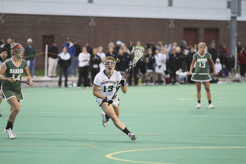 Ingrid Oelschlager will draw on her experience playing on three field hockey championship teams as the Polar Bears play in the lacrosse Final Four.