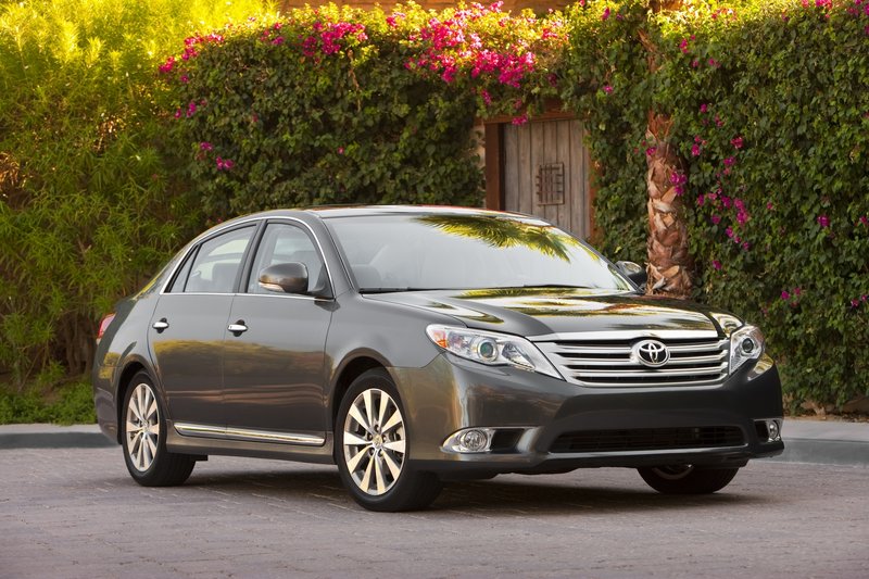Although Toyota almost totally redesigned its full-size Avalon sedan for 2011, the changes are evolutionary rather than revolutionary. As a result, it will continue to appeal to its target audience, mature buyers who put a premium on roominess, comfort and refinement.