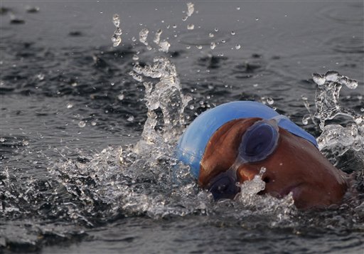 Diana Nyad: "It was so hard. I couldn't even swim. I couldn't be the swimmer I am. I had severe asthma for 11 hours – I was taking 10 strokes and then going on my back and gasping."