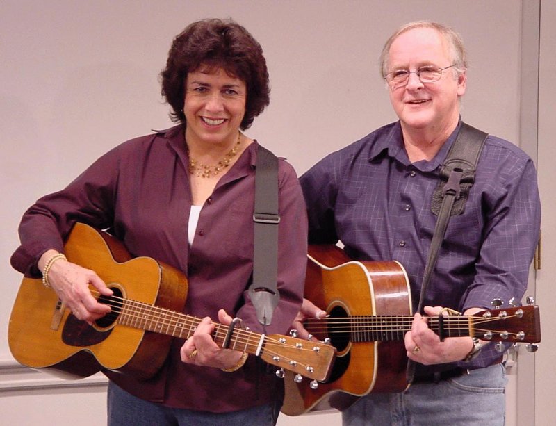 Folk Duo Bob Simons and Renee Goodwin will perform a free concert on Saturday at York Public Library.