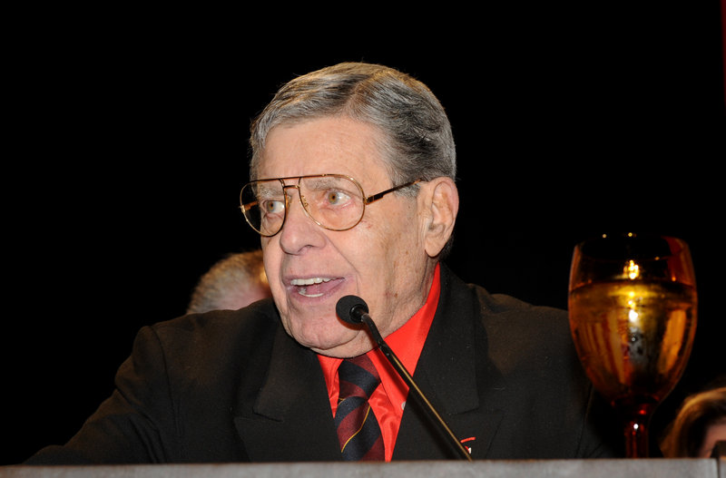 Jerry Lewis accepts the Nevada Broadcasters Association Lifetime Achievement Award on Saturday.