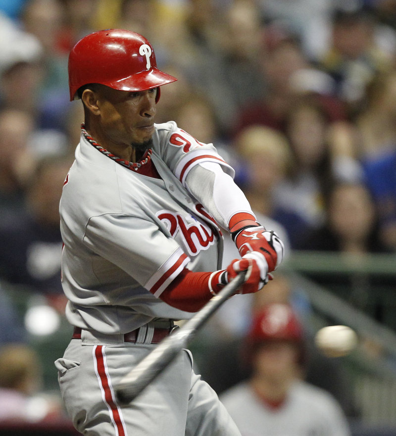 Wilson Valdez hits an RBI-double during the sixth inning of the Phillies’ 7-2 win over the Brewers on Thursday.