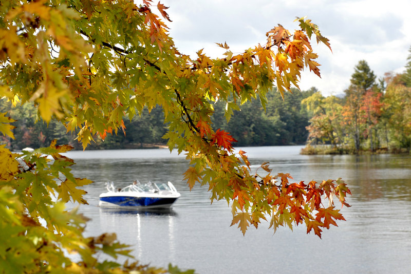 Bright foliage gives fall boaters another reason to wear extra layers and venture out.