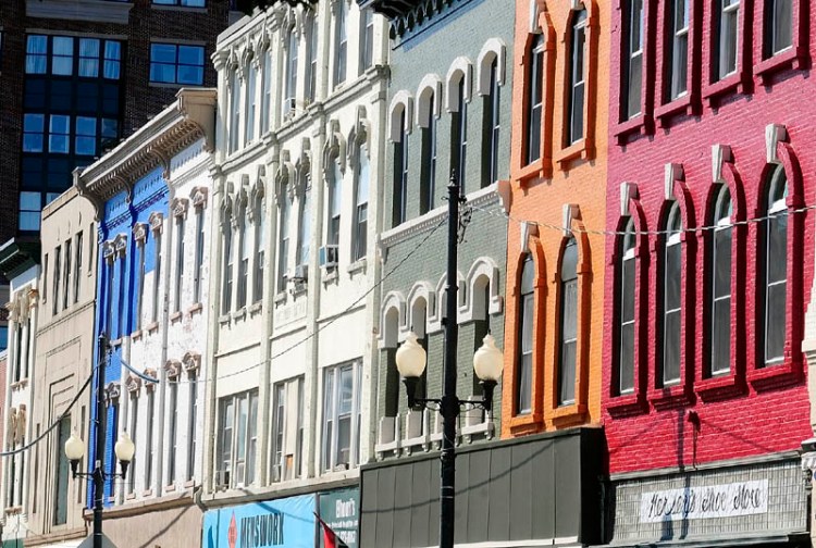 A SPLASH OF COLOR: Several buildings in downtown Augusta have been changed from white to a variety of bright, historic colors — a change that didn’t happen by accident. It wasn’t something any of the Augusta businesses had planned until they coordinated their paint jobs with each other through the Augusta Downtown Alliance, a group of advocates for the city’s downtown, as seen in this 2014 file photograph.