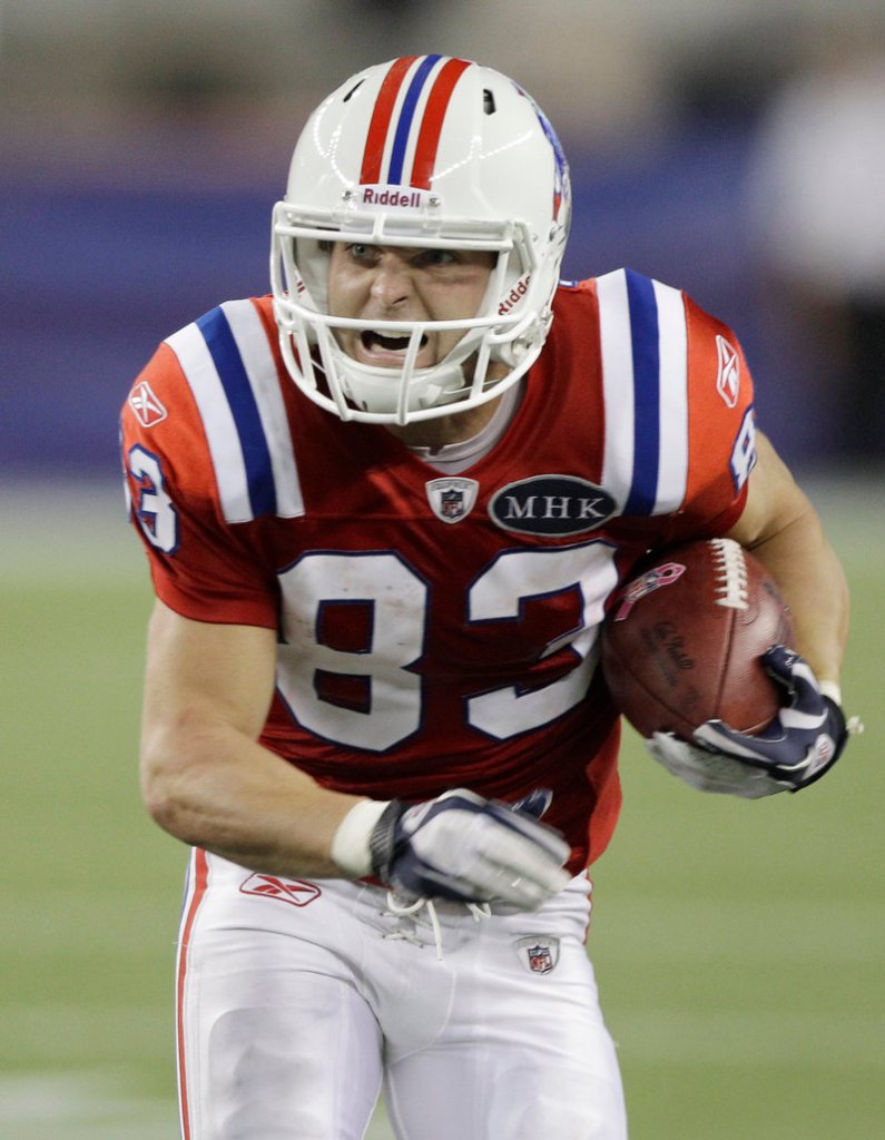 Wes Welker put the Patriots in position to score with a 73-yard reception at the start of the second half.