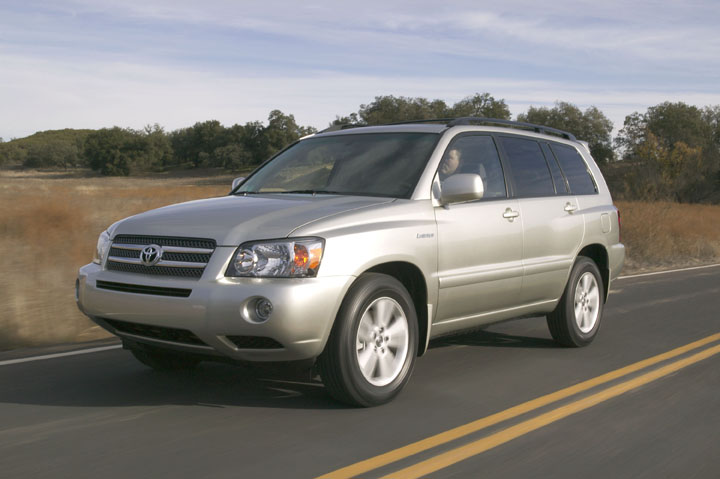 The 2006 Highlander hybrid is among the models being recalled for a potential steering problem.
