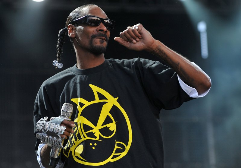 Hip-hop artist Snoop Dogg is one of the celebrities who have been paid to promote a product on Twitter. He tweets about the Toyota Sienna minivan. Other stars include actress Tori Spelling tweeting about rental cars and reality TV star Khloe Kardashian who pushes a brand of jeans.
