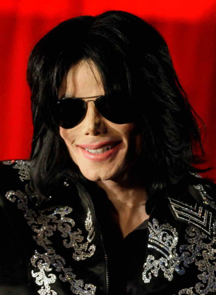 Michael Jackson began using propofol as early as 1999, a friend says in a new book.