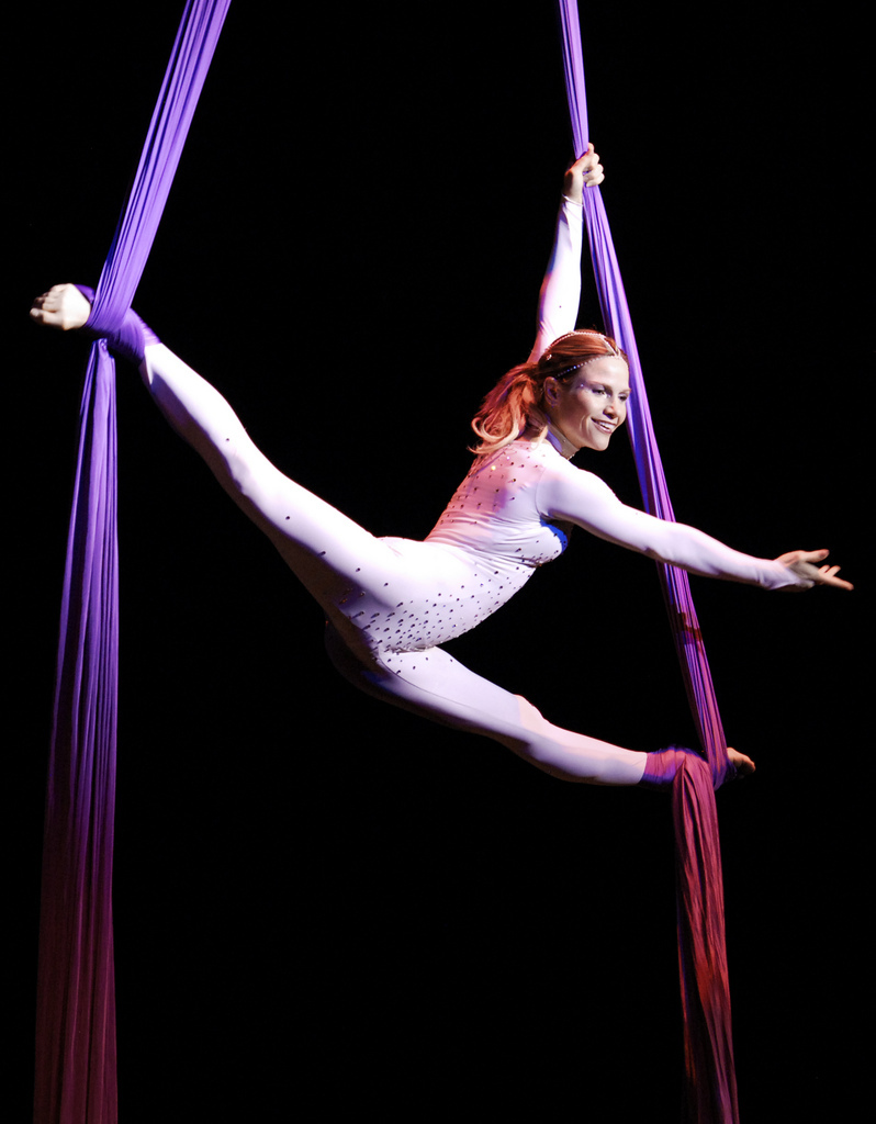 The acrobatic Cirque de la Symphonie joins the PSO for its “Magic of Christmas” concerts.