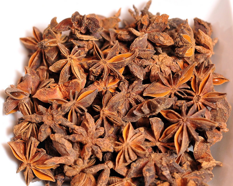 STAR ANISE – Star anise, the seed pod of an oriental evergreen tree, is used in Chinese and Indian cuisine. Rick Suydam suggests throwing a couple of star anise into the pot when boiling turnips to take the bitter edge off the vegetables. The Gryffon Ridge culinary blend known as Zeus’s Zeasoning combines star anise with orange peel, black peppercorns, coriander, cumin seed, fennel seed and sesame seed.