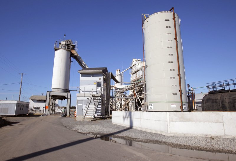 Pike Industries’ asphalt plant is on Main Street in Westbrook. Pike resumed quarrying at Spring Street on Friday, nearly four years after nearby Idexx first took issue with the operation.