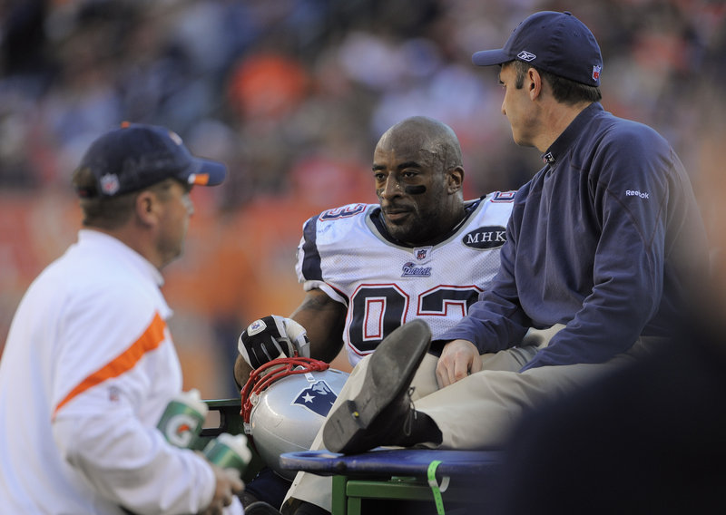 Andre Carter, a defensive end who leads the New England Patriots with 10 sacks, injured his left quadriceps Sunday in Denver and may miss the rest of the season.
