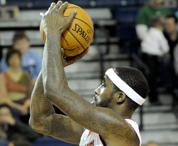 Ricky Davis, who played in the NBA for 12 years, says he welcomes the high expectations he faces with the Maine Red Claws in the NBA Development League.