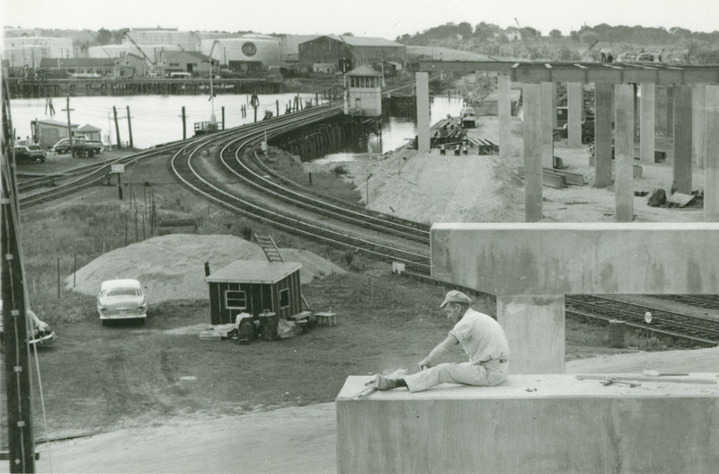 Construction of Veterans Bridge in Portland, circa 1953.