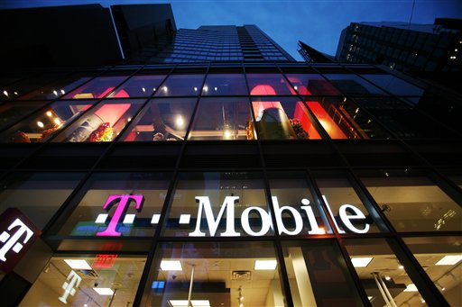 Figures from T-Mobile USA today add to earlier reports indicating that the U.S. wireless industry lost subscribers from contract-based plans for the first time in the first quarter.
