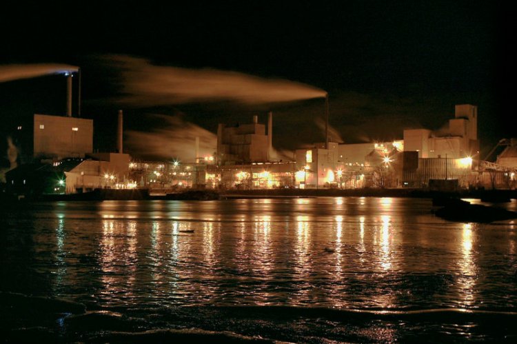Georgia Pacific’s Old Town pulp mill in 2006 just before it closed. Most mills and factories that employed Mainers are gone.