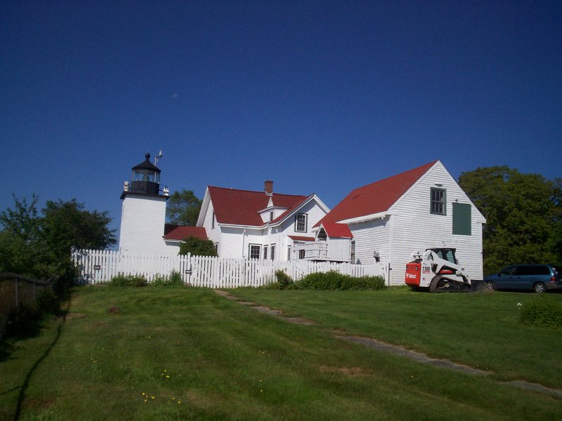 Fort Point Light Station and the remains of Fort Pownall are off the beaten path but offer an enjoyable day.