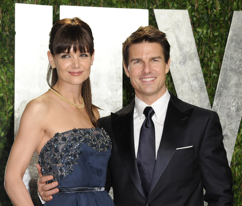Tom Cruise and Katie Holmes reached a settlement in their divorce case Monday.