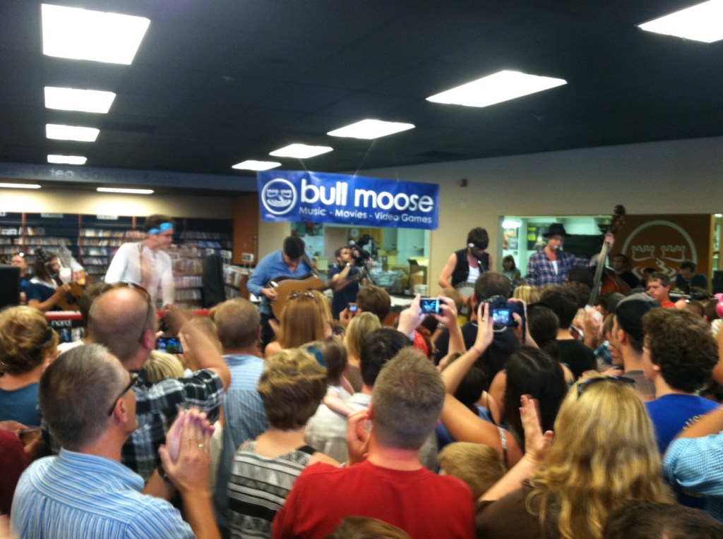Mumford & Sons performs live for a crowd of lucky fans at the Scarborough Bull Moose. Photo by Aimsel Ponti/Staff Writer