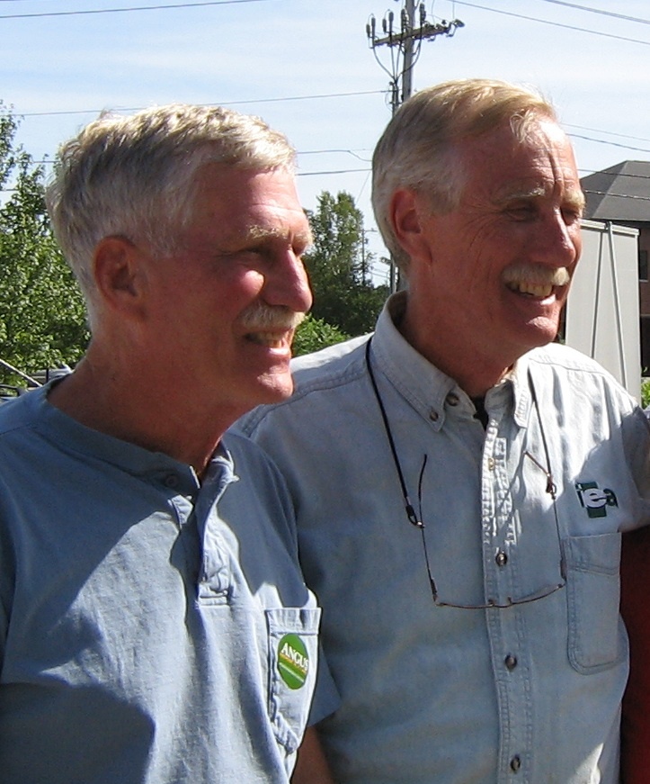 John Laban, left, stands with U.S. Senate candidate Angus King during a recent campaign stop in Bethel.