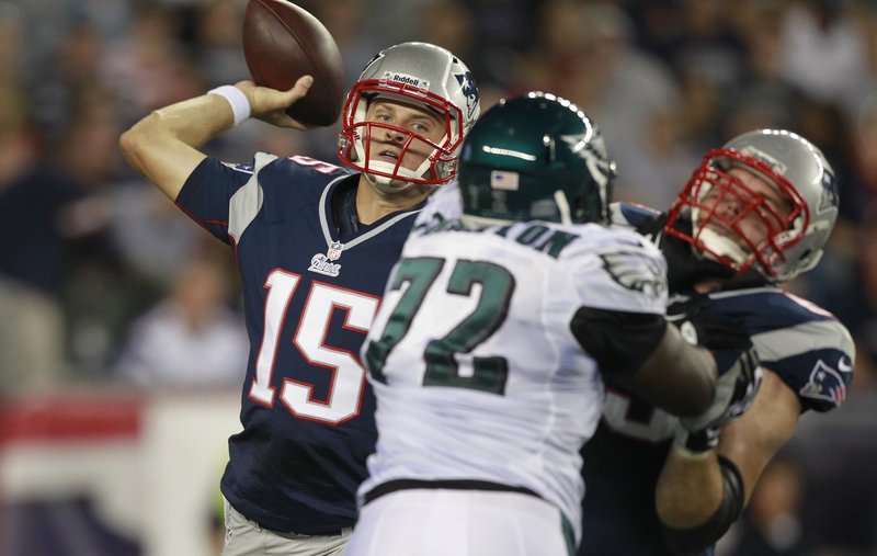 No Tom Brady Monday night. Ryan Mallett started at QB for the Patriots against the Eagles. Mallett was 10 of 20 for 105 yards and one TD in the 27-17 loss.