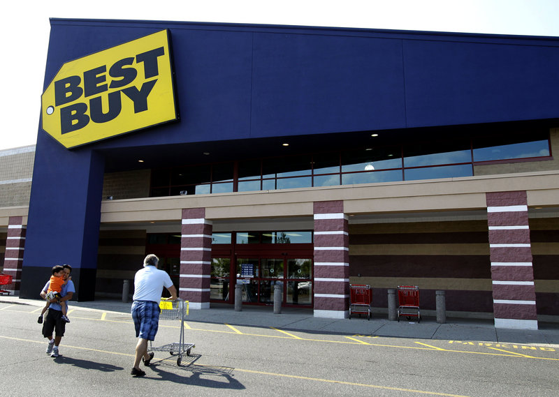 The Best Buy chain reported a big second-quarter profit reduction, as it’s been hit by increased competition and turmoil involving three chief executives in the last year.