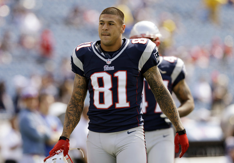 Aaron Hernandez suffered an ankle injury in the first quarter of New England’s 20-18 loss to Arizona on Sunday.